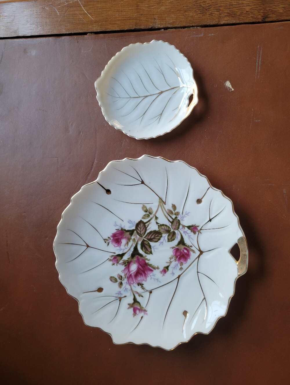 Vintage Japan Leaf Shaped Rose Flower Gold Accent Plate And Small Plate